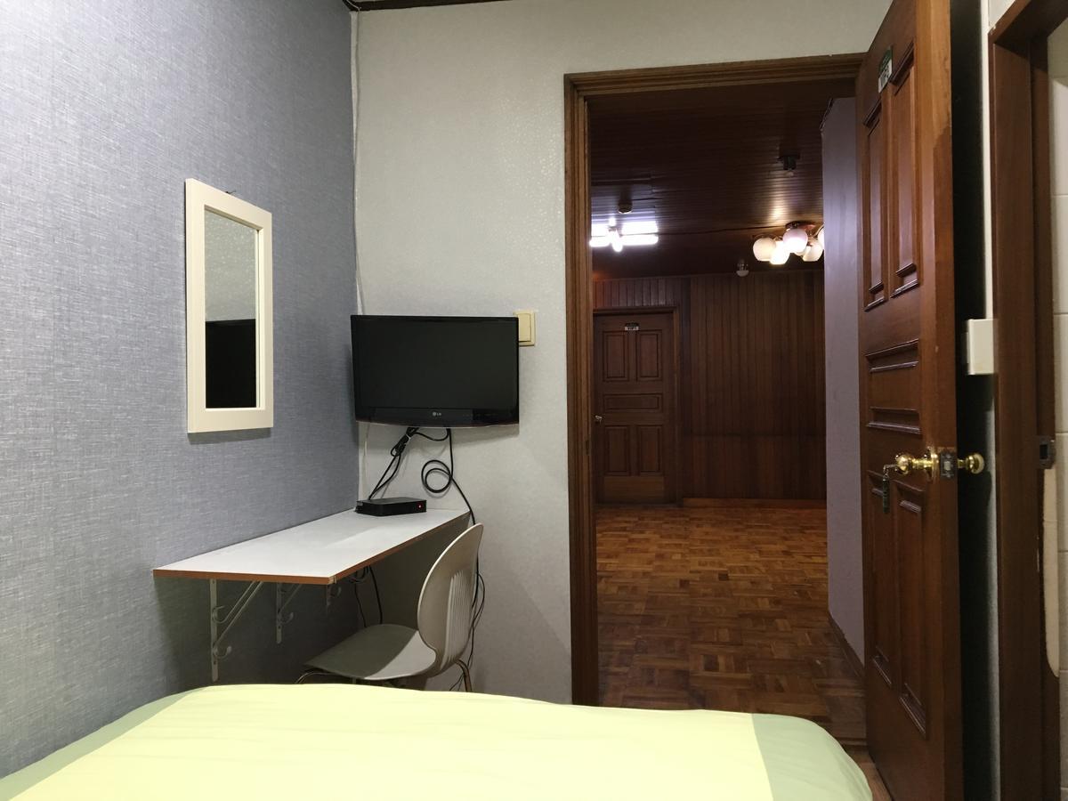 Myeong-Dong Good Stay Seoul Bagian luar foto